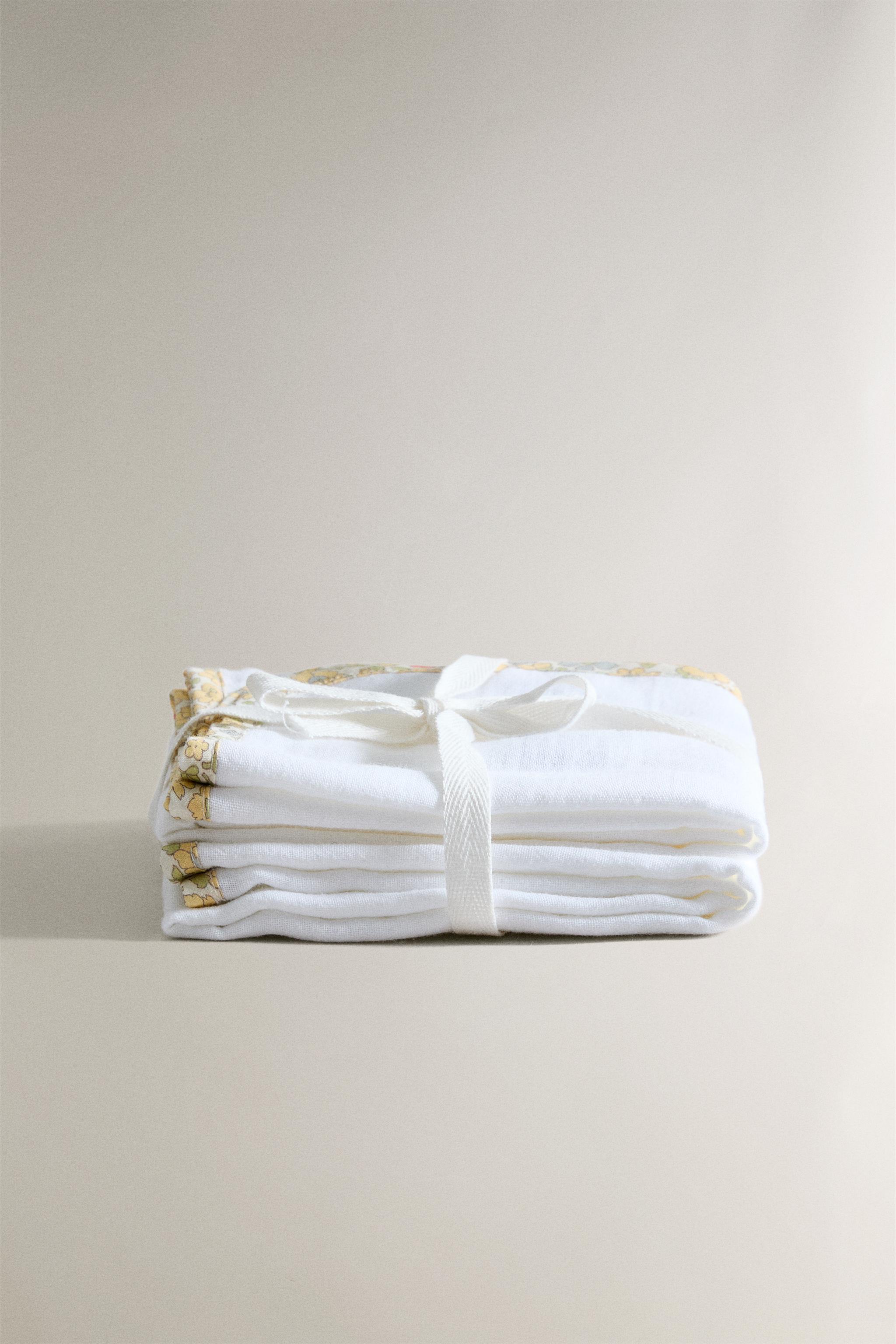 SET OF BABY MUSLIN CLOTHS WITH FLORAL PIPING